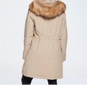 Women North face coat new with tags size XL color flax.